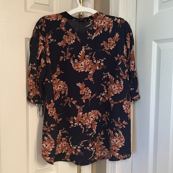 Tommy Hilfiger shortsleeved blouse size M - Picture 3 of 3